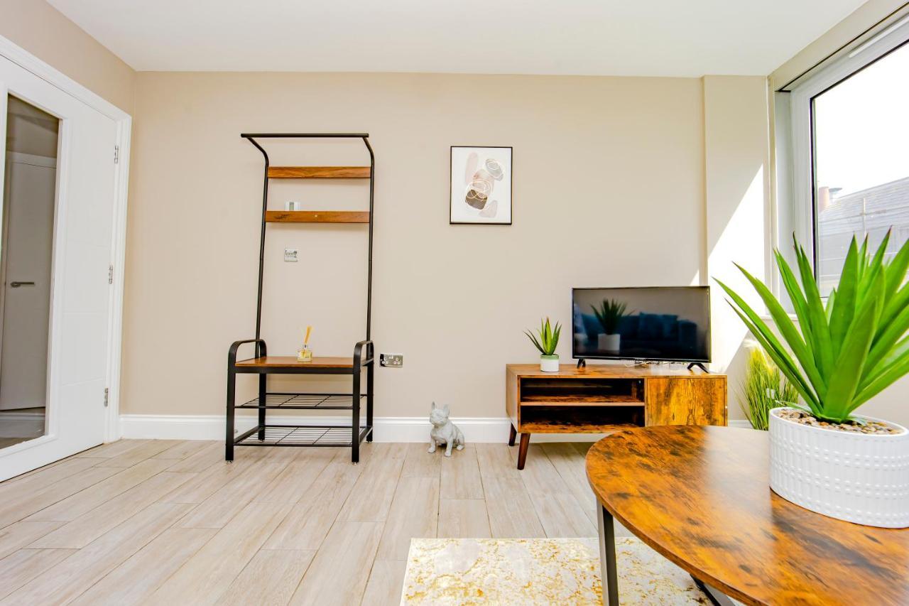 Apartment Flash Sales Offer - Any Week Day No Minimum Night Restrictions Centre 1 Bedroom Flat Bn1gre17